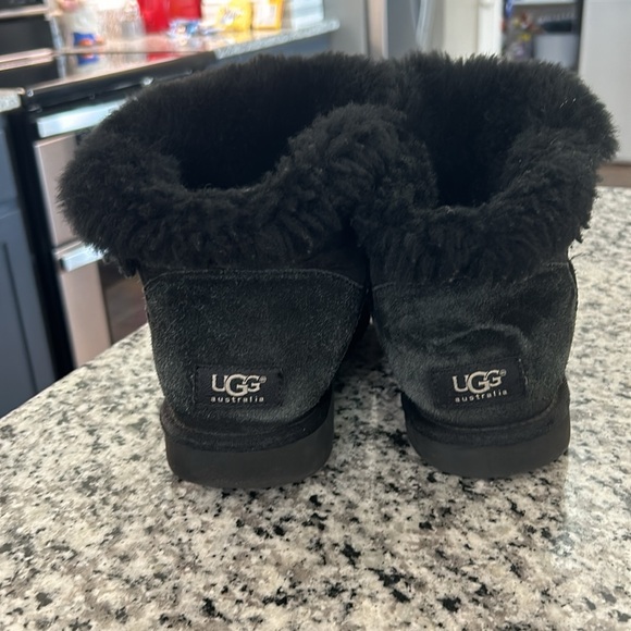 UGG Australia Mini Bailey Button Ankle 3352 Sheepskin Boots Black Women Size 9 - Picture 4 of 13